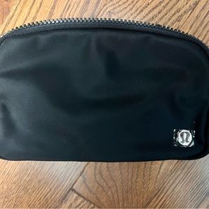 Lululemon EBB black - NWT
